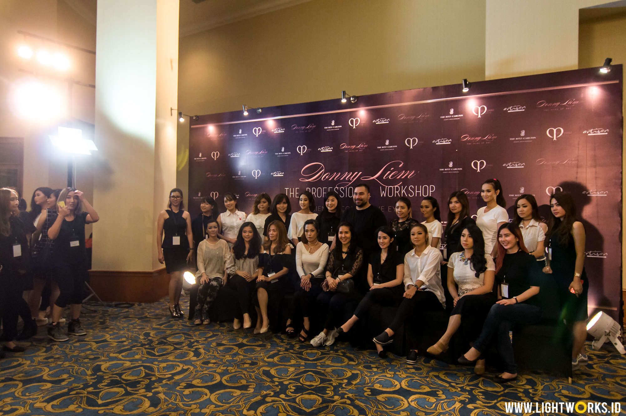 “Better and Better” Book Workshop by Dave Hendrik | Make up seminary by Donny Liem | Venue at The Ritz-Carlton Mega Kuningan Jakarta | Lighting by Lightworks