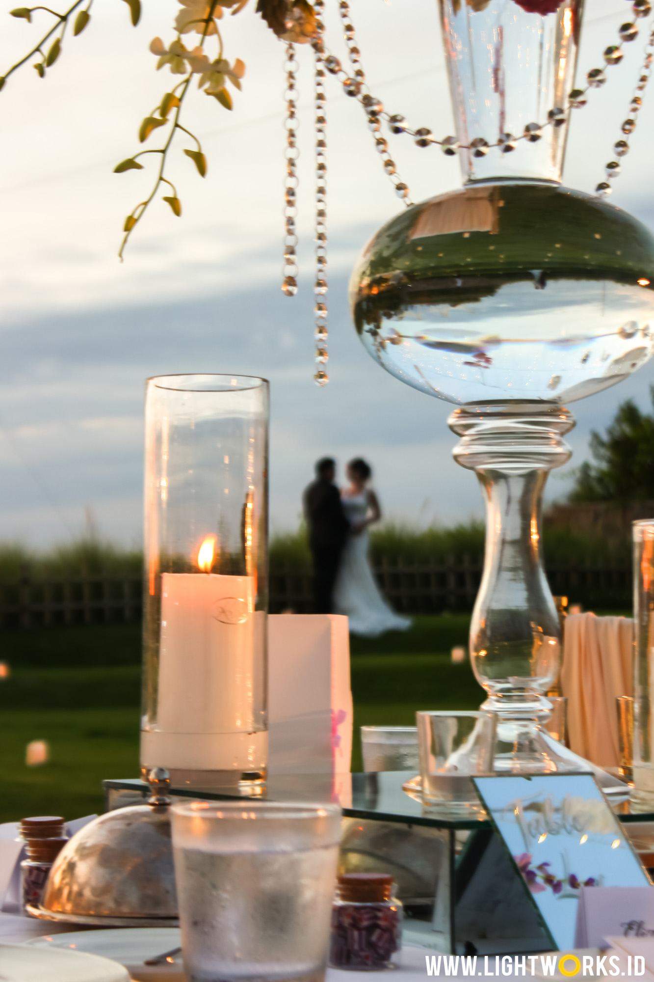 Tala and Kelvin’ wedding reception | Venue at Sky Ayana Garden | Decoration by Flora Botanica Designs | Photo by Monopictura | Sound by Studio 7 | DJ Perfomance by DJ Soma | Calligraphy by Pi Calligraphy | Lighting by Lightworks