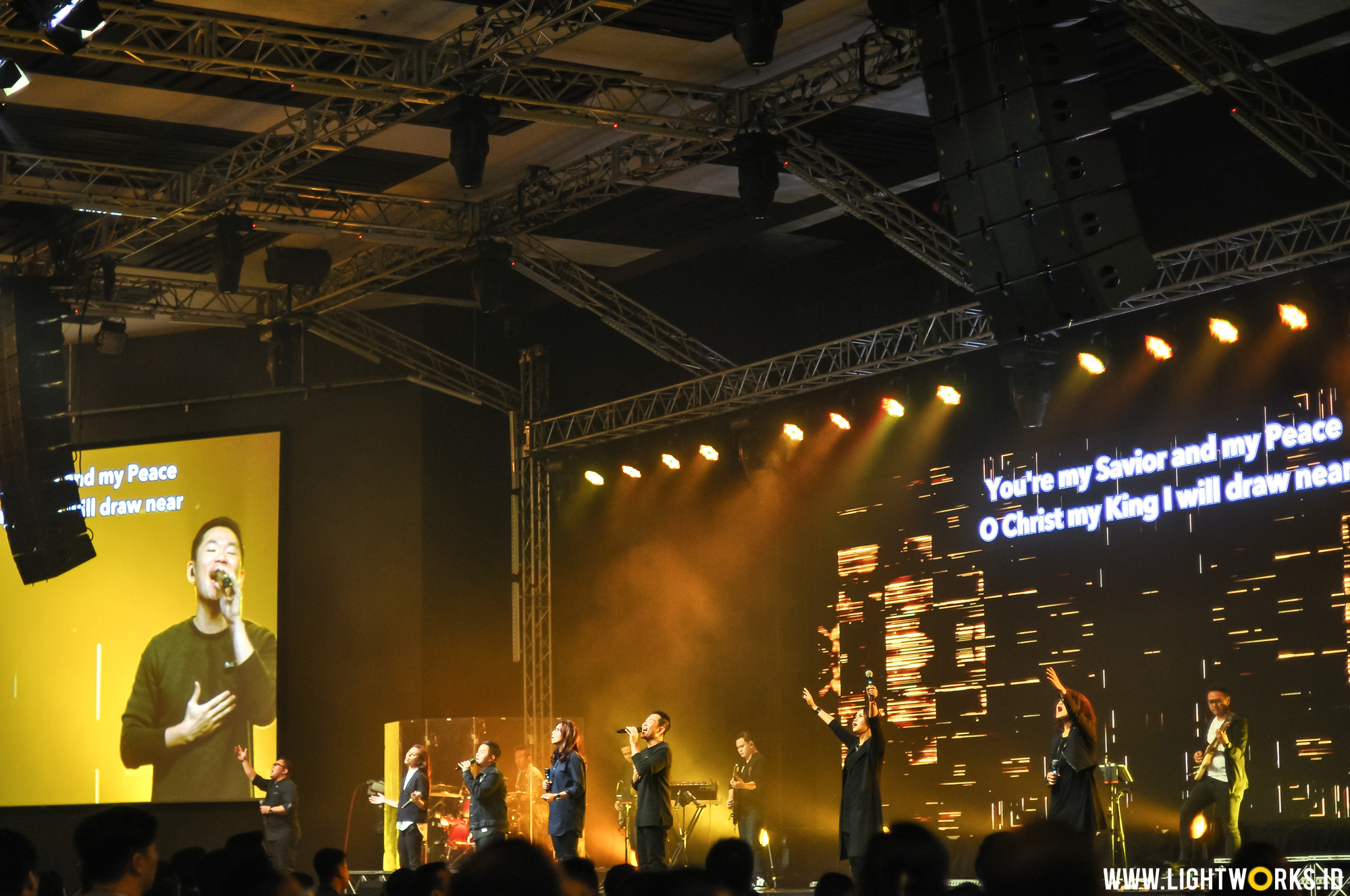 JPCC Relevant Leadership | Venue at JPCC | Speakers: Paul Dejongnz, Jeffrey Rachmat, Peter Paauwe | Lighting by Lightworks