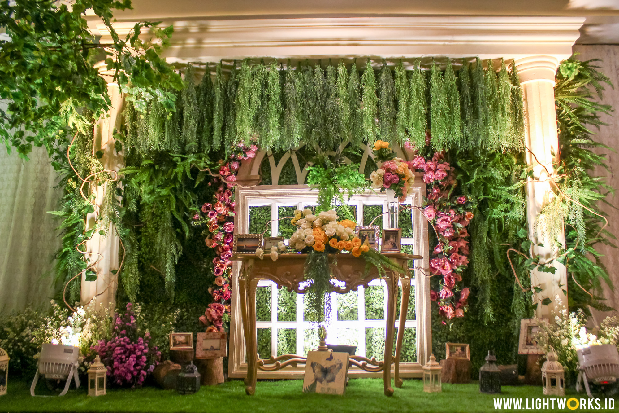 Wedding of Julfendra and Mell | Venue at Discovery Convention and Hotel Ancol | Decoration by White Pearl Decoration | Organised by Partee Organiser | MC: Adi Chandra | Entertainment by Red Velvet Entertainment | Handbouquet by Pre Fleur Indonesia | Suit by Wong Hang Tailor | Gown by Ritz Taipei | Make up artist by Winnie Neuman | Photo and video by Maximus Pictures | Wedding cake by Eiffel Cake | Wedding car by Fendi Wedding Car | Photobooth by Mustard Photobooth | Souvenir by Fine Wedding Souvenir | Wedding Ring by Miss Mondial | Groom’s Corsage by Smitten | Lighting by Lightworks