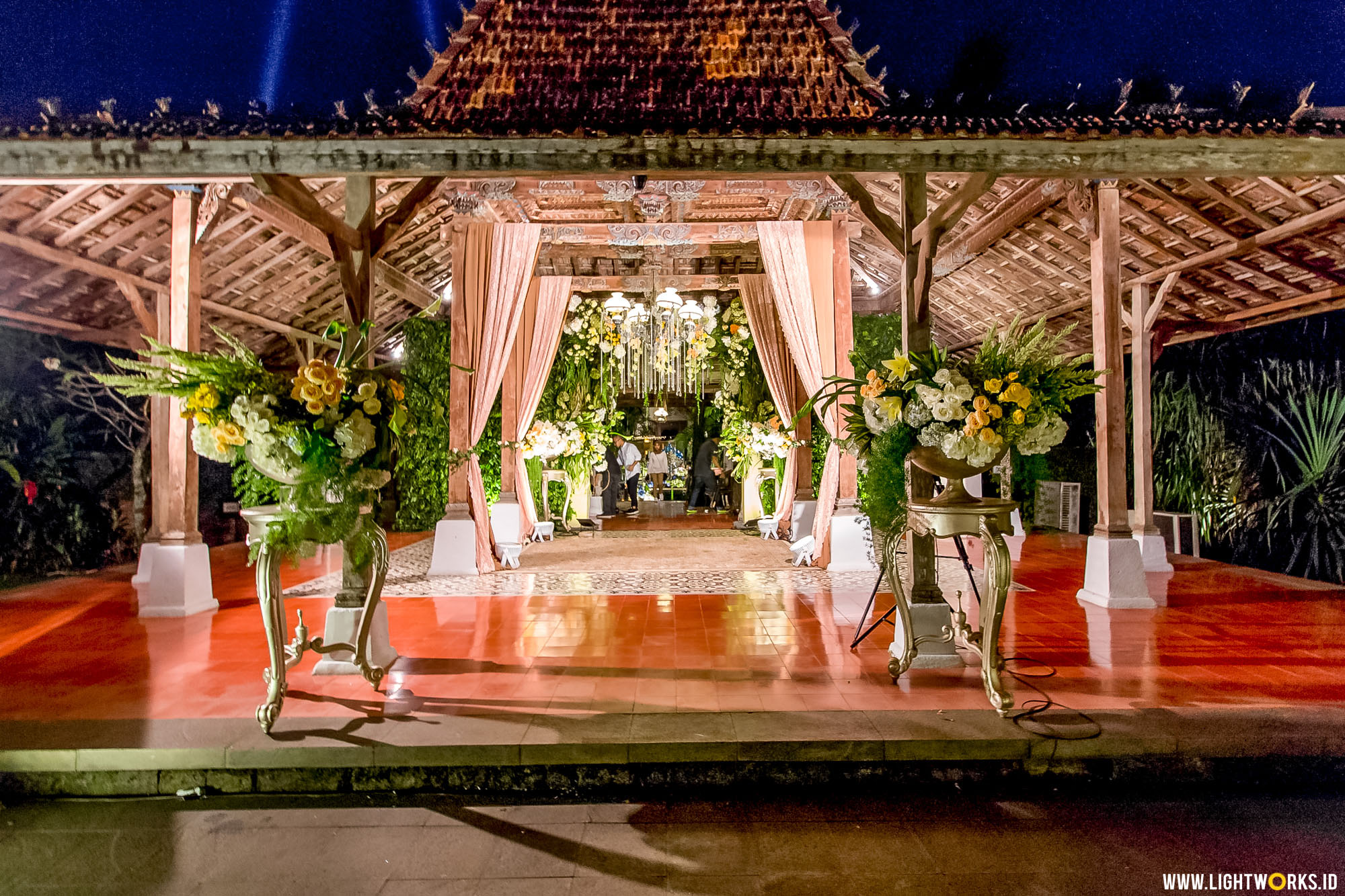 Wedding of Tyas Mirasih and Raden Muhammad Soedjono | Venue at Plataran Cilandak | Decoration by Rumah Kampung Decor | Organised by Bantu Manten | Photo and video by Why Moments | Make up by Juanda Hasid Sorumba | Hair do by Tomi Njoo | Bride’s robe by M&M Atelier | Bride’s attire for Akad Nikah & afternoon reception by Renzi Lazuardi | Wedding ring by Kenanga Jewellery Melawai | Jewellery by V&Co Jewellery | Nails by Luxury Nails | Lighting coordinator by Meyliana Tan | Lighting designer by Epafras Septian | Lighting by Lightworks