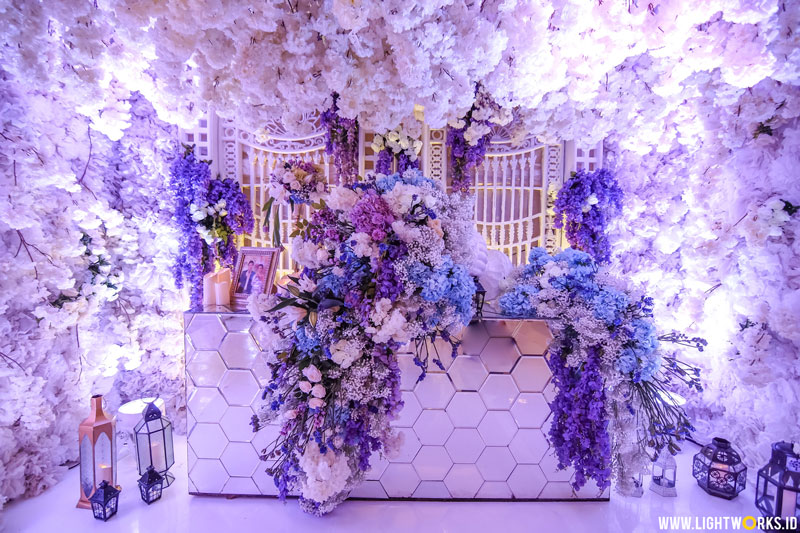 Wedding of Ifan and Nasya | Venue at Hotel Mulia | Decoration by Lavender Decoration | Organised by IDnCo WO | Photography by David Salim Photography | Crown by Rinaldy Yunardi | Gown by Sebastian Sposa | Invitation by Peonny Wedding Invitation | Souvenir by Joel Art Souvenir | Lighting by Lightworks 