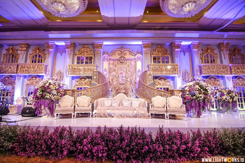 Wedding of Ifan and Nasya | Venue at Hotel Mulia | Decoration by Lavender Decoration | Organised by IDnCo WO | Photography by David Salim Photography | Crown by Rinaldy Yunardi | Gown by Sebastian Sposa | Invitation by Peonny Wedding Invitation | Souvenir by Joel Art Souvenir | Lighting by Lightworks 