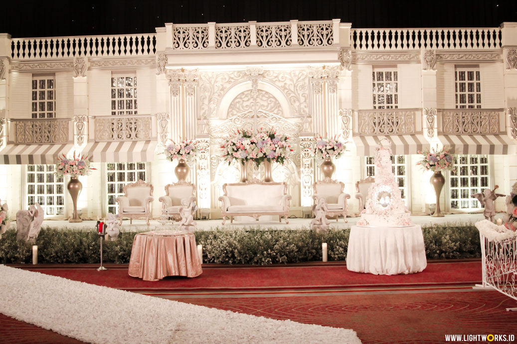 Wahyu and Cindy’s wedding reception | Venue at Pullman Jakarta Central Park | Decoration by White Pearl Decoration | Lighting by Lightworks 