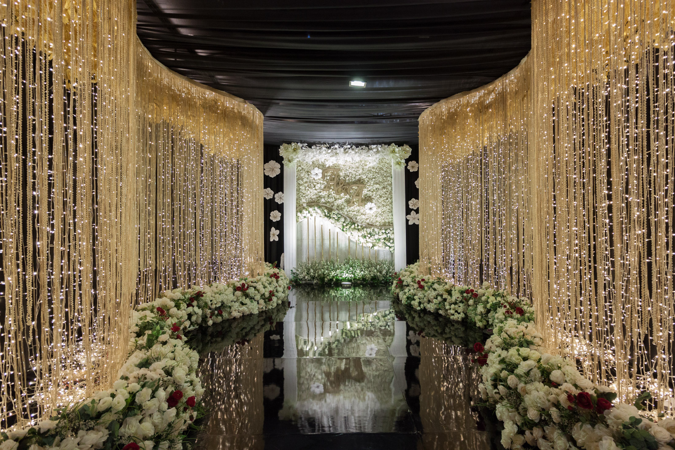 Arthur and Maria's wedding | Venue at Raffles Hotel Jakarta | Decoration by Grasida Decor