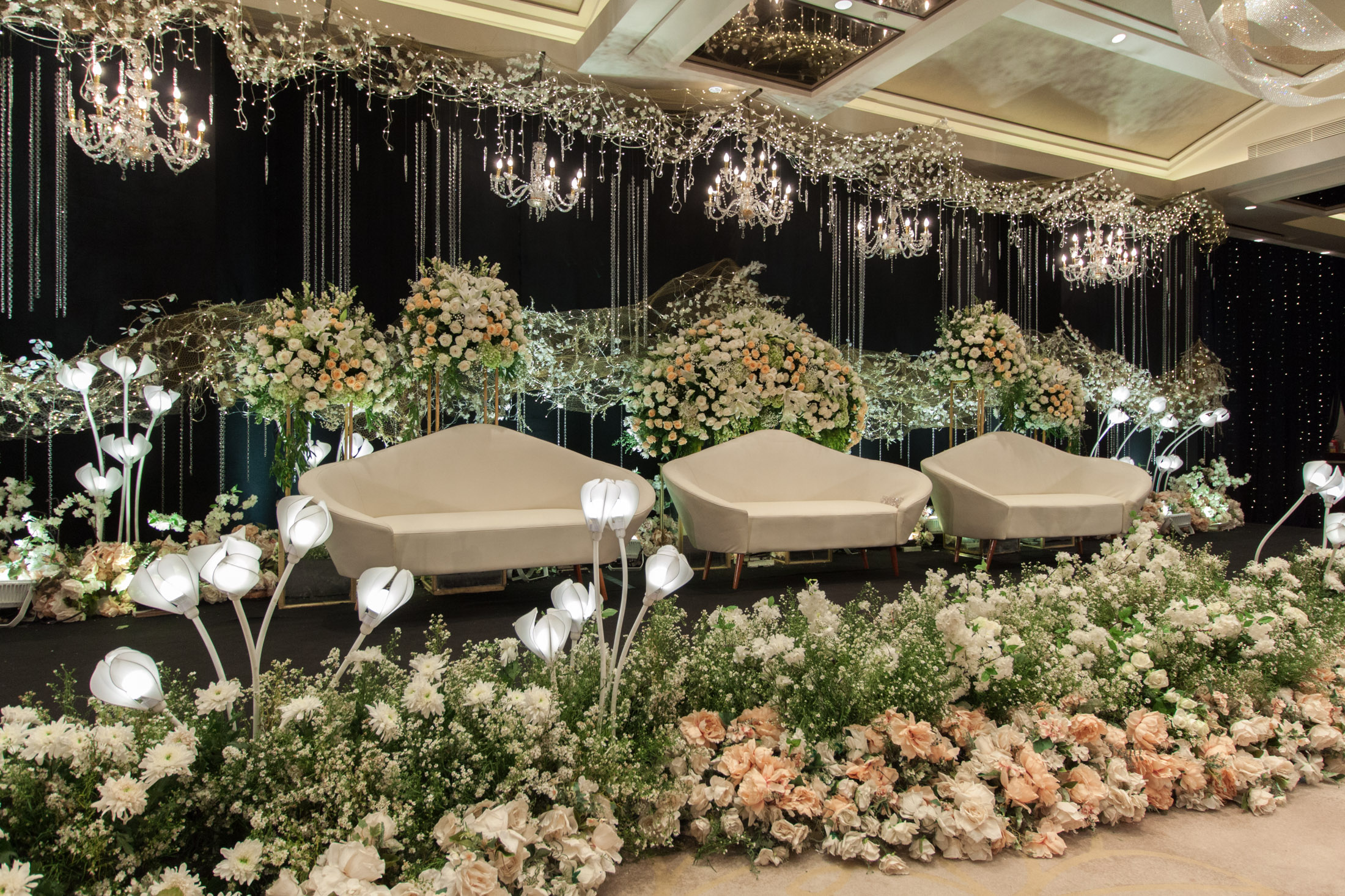 Ivan and Tania wedding | Venue at Ayana Mid Plaza | Decoration by DeSketsa Decoration