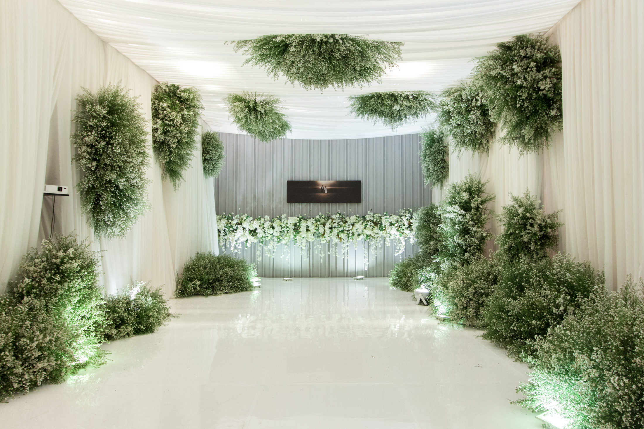 Raymond and Felicia's wedding | Venue at Raffles Hotel Jakarta | Decoration by Lotus Design | Lighting by Lightworks