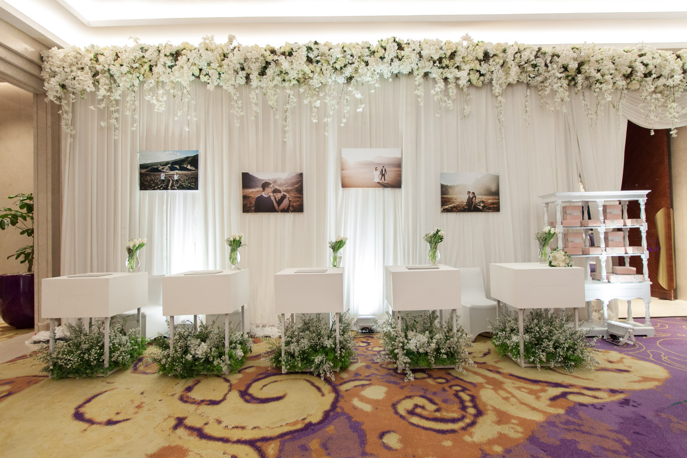 Raymond and Felicia's wedding | Venue at Raffles Hotel Jakarta | Decoration by Lotus Design | Lighting by Lightworks