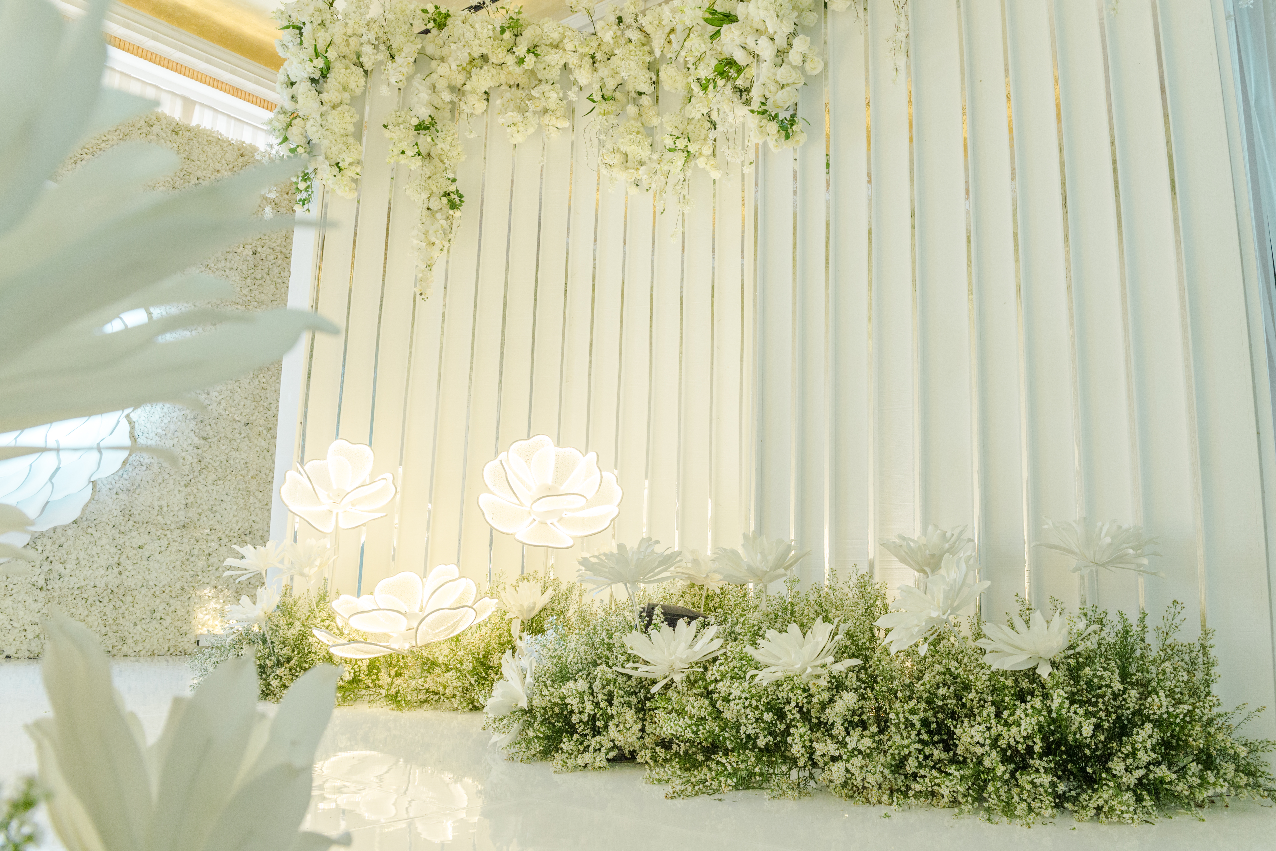Wedding of Syahrini and Reino Barack | Venue at Four Seasons Jakarta | Decoration by Lotus Design | Organised by ByFaith Credo Planner | Lighting by Lightworks