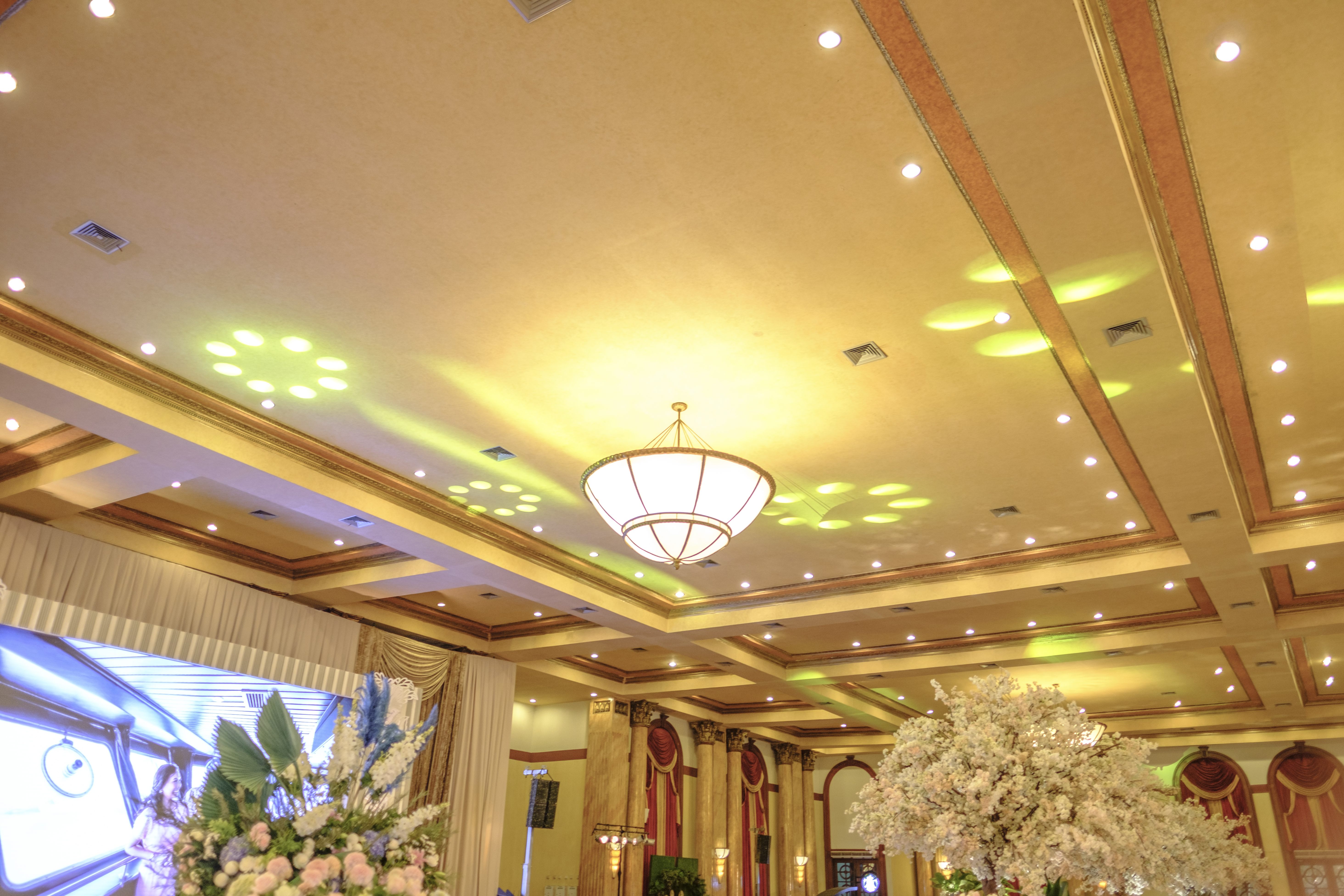 Regina and Erwin's Wedding Reception | Venue at Balai Samudera | Decoration by White Pearl Decoration | Lighting by Lightworks