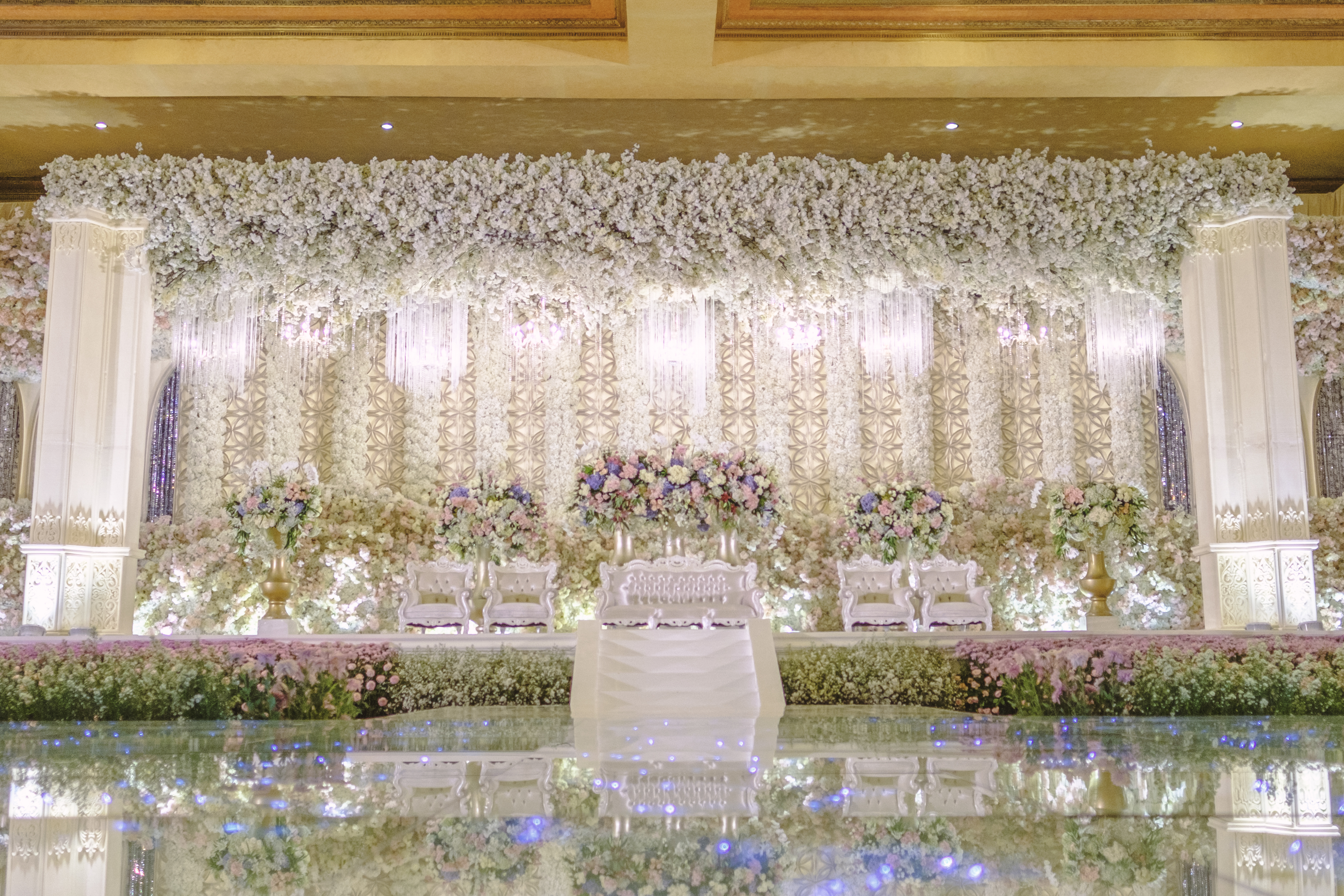 Regina and Erwin's Wedding Reception | Venue at Balai Samudera | Decoration by White Pearl Decoration | Lighting by Lightworks