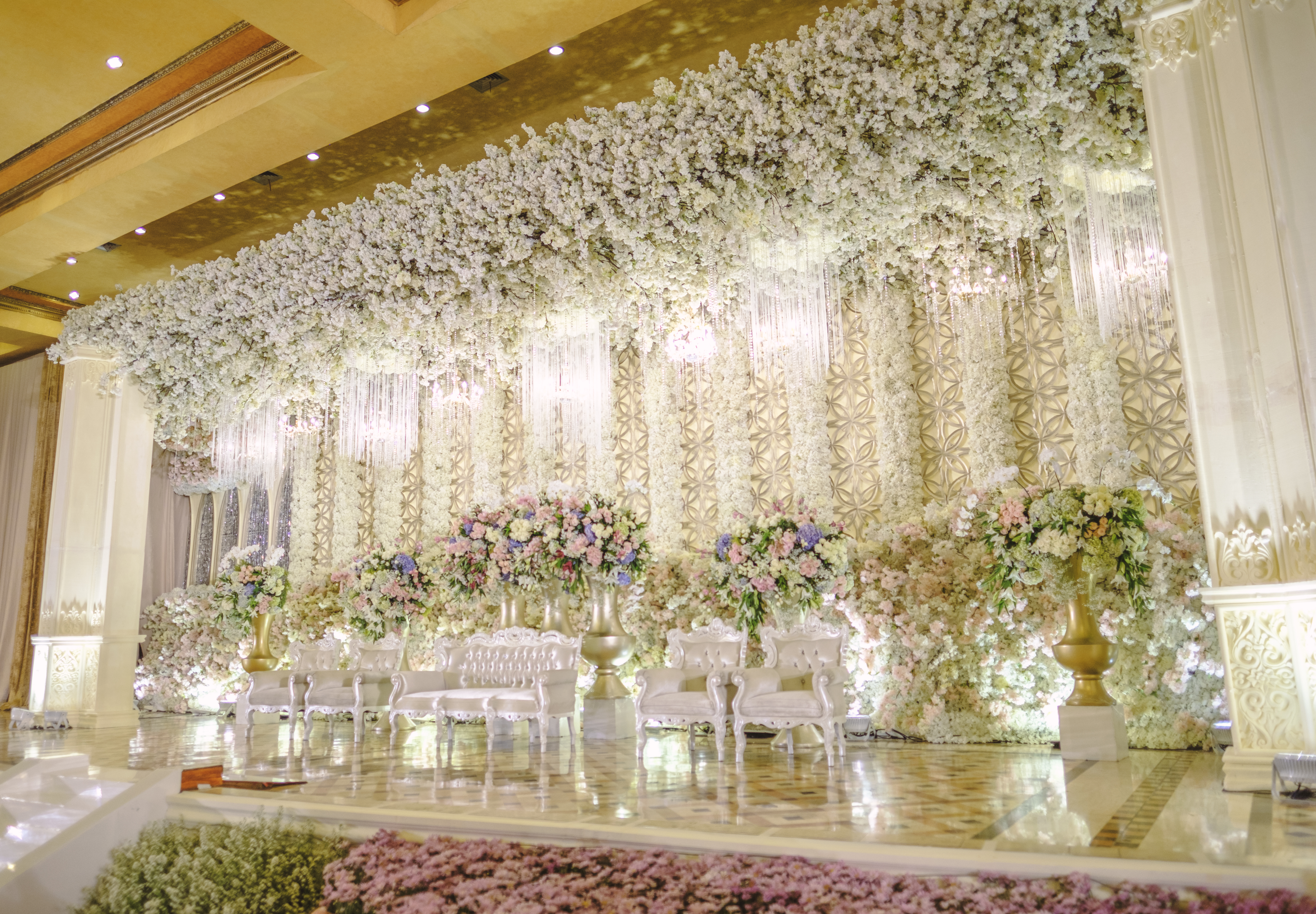 Regina and Erwin's Wedding Reception | Venue at Balai Samudera | Decoration by White Pearl Decoration | Lighting by Lightworks