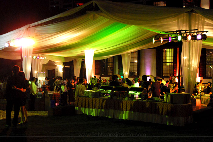The Wedding of ; Decoration by Flora Lines ; Located in Gedung Arsip Nasional- Jakarta ; Supported by Lightworks