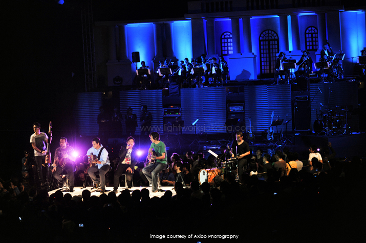 Louder Than Life Concert by Sidney Mohede. Tennis Indoor Jakarta. Photo courtesy of Axioo Photography.