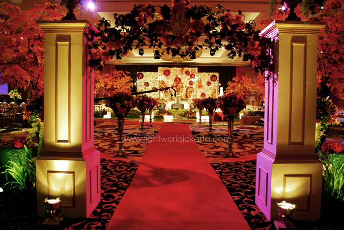 Decoration by 4Seasons Decoration ; Located in Shangri-La Hotel Ballroom ; Lighting supported by Lightworks