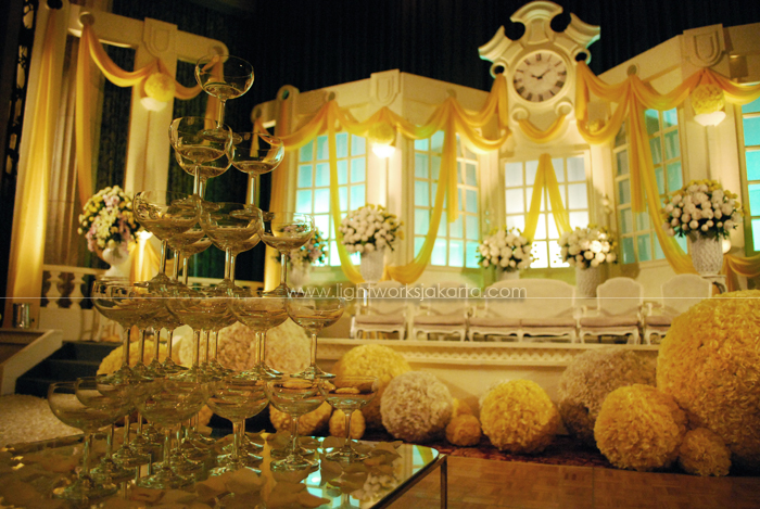 Decoration by Lotus Design ; Located in Bali Room - Kempinski Hotel, Jakarta ; Lighting by Lightworks