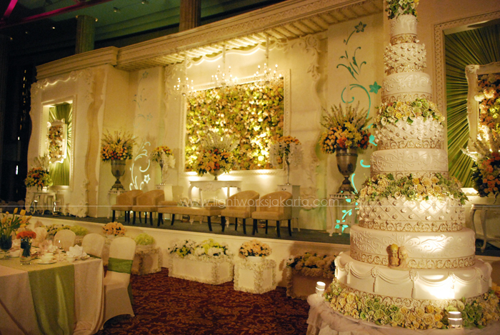 Decoration by Lotus Design ; Located in Bali Room Kempinski, Jakarta ; Lighting by Lightworks