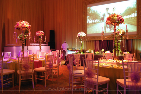 Decoration by Flora Lines ; Located in Grand Hyatt Hotel Ballroom ; Lighting by Lightworks