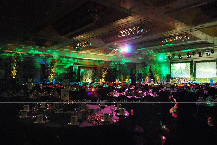 Hypermart Anniversary ; Decorated by Vica Decoration ; Located in Four Seasons Hotel Ballroom ; Lighting by Lightworks