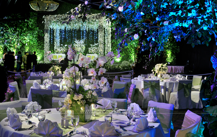 Quisty Jozal & Nelson Ekel's Wedding ; Decoration by Elssy Design ; Located in Mulia Hotel Ballroom ; Lighting by Lightworks
