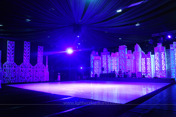 Jakarta International School's Senior Prom 2011 ; Decorated by Soeryanto Decor ; Located in JIS Gym Hall ; Lighting by Lightworks