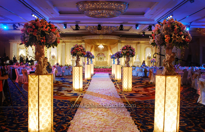 Mr. Arifin & Mrs. Martha 50th Anniversary ; Decoration by Grasida Dekorasi ; Organized by Kenisha WO ; Located in Shangri-La Hotel Ballroom ; Lighting by Lightworks