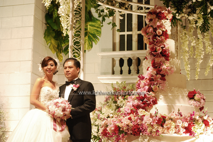 Ardi Joanda & Helena Halim's Wedding ; Decorated by Soeryanto Decor ; Located in Mulia Hotel Ballroom ; Organized by Multi Kreasi Enterprise ; Lighting by Lightworks