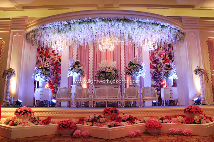 Decoration by Lotus Design ; Organized by Kenisha Wedding Organizer ; Located in J.W. Marriot Hotel ; Lighting by Lightworks