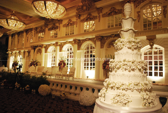 Willianto Hardi & Merlin Laemota's Wedding ; Organized by Multi Kreasi Enterprise ; Decoration by Lavender Decoration ; Located in Mulia Hotel ; Lighting by Lightworks