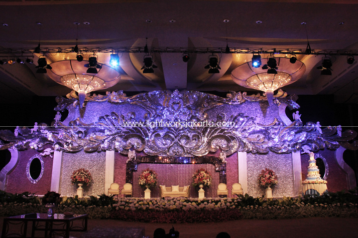 William Jonatan & Leonie Soputro's Wedding ; Decoration by Soeryanto Decor ; Located in Ritz-Carlton Pacific Place Grand Ballroom ; Lighting by Lightworks