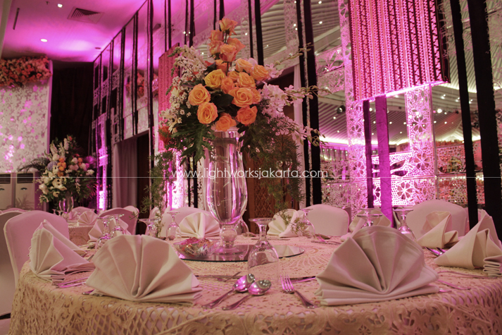 Decoration by Soeryanto Decor ; Located in Sahid Hotel Ballroom ; Lighting by Lightworks