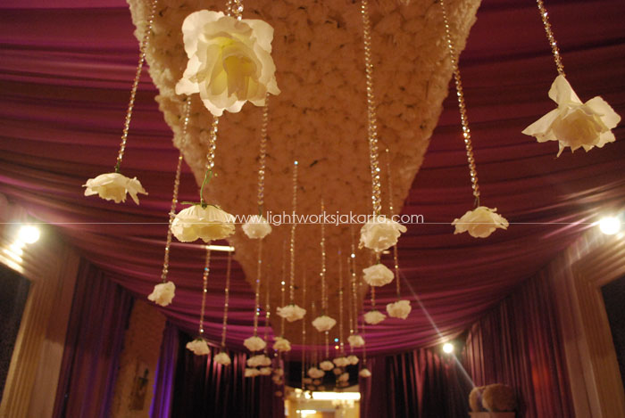 Irianto Siah & Devi Natalia's Wedding ; Decoration by Grasida Decoration ; Located in Ritz-Carlton Kuningan ; Lighting by Lightworks