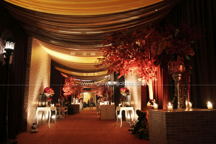 Teza & Maria's Wedding ; Decoration by Lotus Design ; Located in Ritz-Carlton Hotel Ballroom, Kuningan ; Lighting by Lightworks
