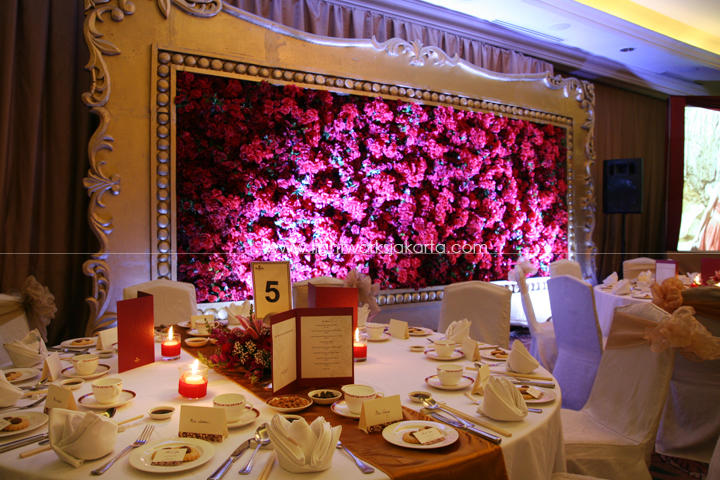 Cang & Adelin's Wedding ; Decorated by Lotus Design ; Located in Indonesia Room - Shangri-La Hotel ; Lighting by Lightworks