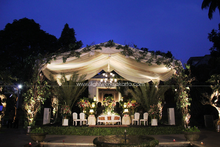 Susi & Terulin's Wedding ; Decorated by Elssy design ; Located in Plataran Cilandak ; Lighting by Lightworks