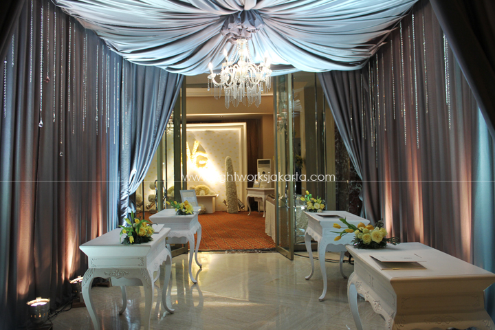 William & Grace's Wedding ; Decorated by Elssy Design ; Located in Ritz-Carlton Kuningan ; Lighting by Lightworks