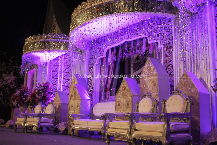 Entertainment by Elly Kasim ; Decoration by Suryanto Decor ; Located in Darmawangsa Hotel ; Lighting by Lightworks