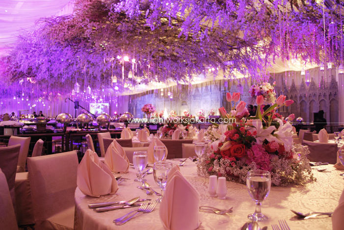 Christine & Benny's Wedding ; Decoration by Suryanto ; Located in Hotel Mulia ; Lighting by Lightworks