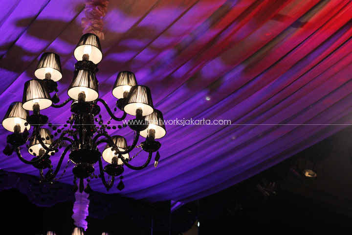 Joses & Yenny's Wedding ; Organized by Kenisha Wedding Organizer ; Located in Ritz-Carlton Hotel Ballroom ; Lighting by Lightworks