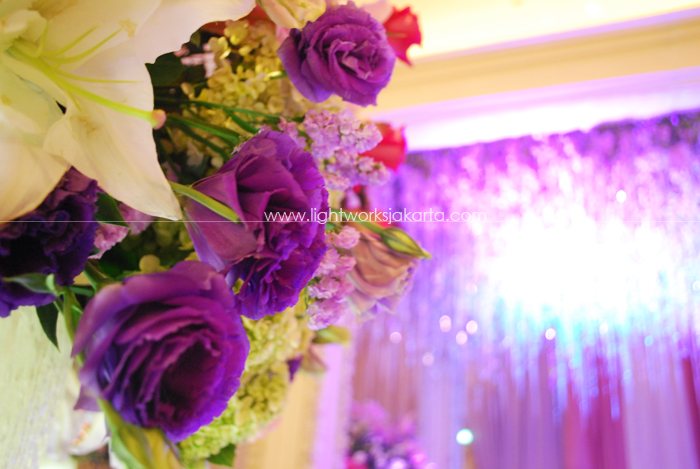 Reynard & Yohana's Wedding ; Decoration by Lotus Design ; Located in Shangri-La Hotel Ballroom ; Lighting by Lightworks