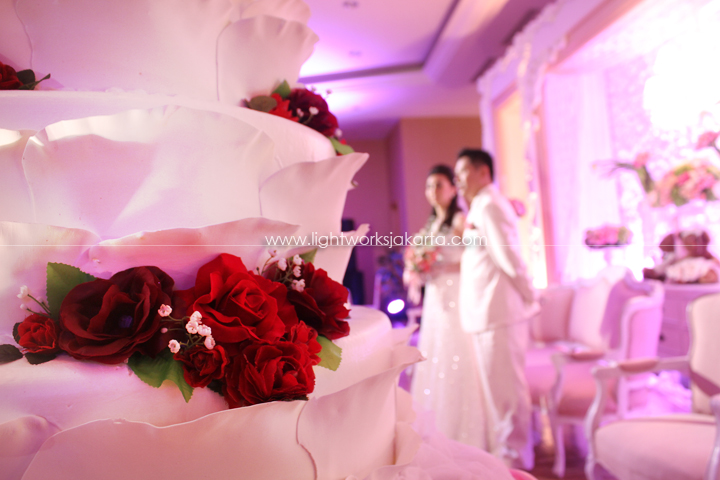 Bay Kheong Yeow & Angeline's Wedding ; Decoration by Butterfly Event Styling Boutique ; Located in J.W. Marriot Meeting Room ; Lighting by Lightworks