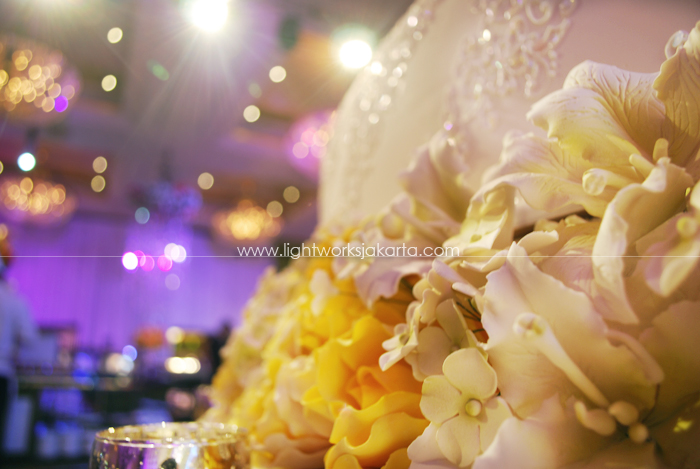 Arifin & Jessica's Wedding ; Decoration by Suryanto Decoration ; Located in Grand Ballroom Hotel Mulia ; Lighting by Lightworks