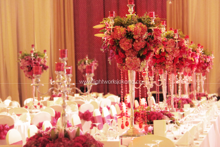 Billy & Nova's Wedding ; Decoration by Nefi Decor ; Located in Grand Ballroom Kempinski Hotel ; Lighting by Lightworks