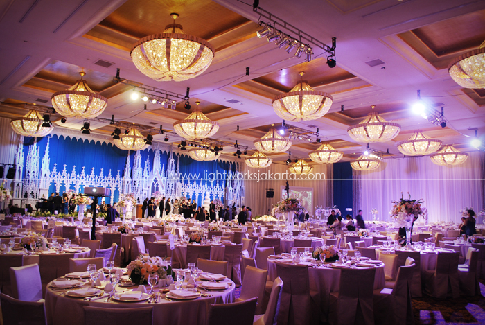 Jabez and Anna's Wedding ; Decoration by Suryanto Decoration ; Located in Grand Ballroom Hotel Mulia ; Lighting by Lightworks