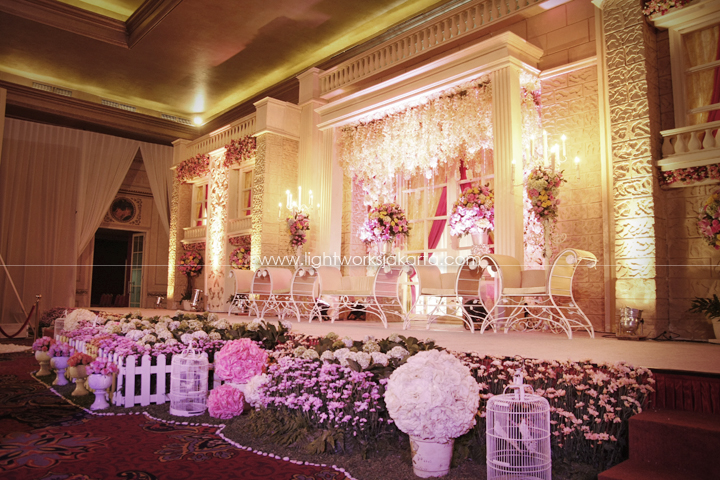 Hendra and Vera's Wedding ; Decoration by Grasida Decor ; Located in The Golf Pantai Indah Kapuk ; Lighting by Lightworks