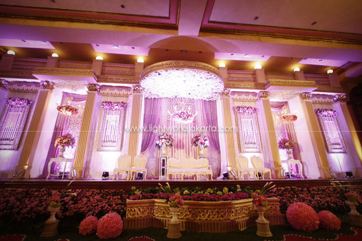 Rachman and Lia's Wedding ; Decoration by Grasida Decor ; Located in Balai Samudera Kelapa Gading ; Lighting by Lightworks