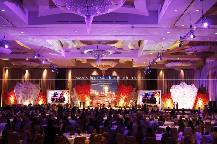 10th Anniversary of PetroChina ; Decorated by Vica Decor ; Located in Ritz Carlton Pacific Place Ballroom ; Lighting by Lightworks