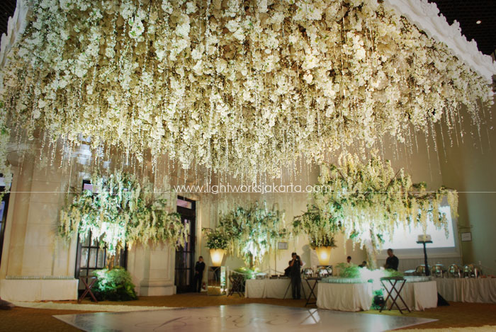 Benson & Jessica's Wedding ; Decorated by Nefi Decor ; Located in Sampoerna Strategic ; Lighting by Lightworks