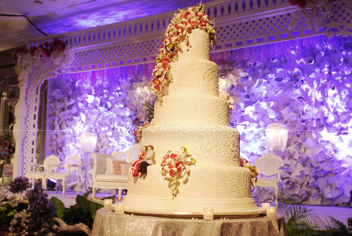 Bonny & Sisca's Wedding ; Decorated by Hu e Design ; Located in Four Seasons Hotel ; Lighting by Lightworks