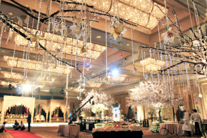 Isfan & Lia's Wedding ; Decorated by Image Decor & Nefi Decor; Located in Four Seasons Hotel; Lighting by Lightworks